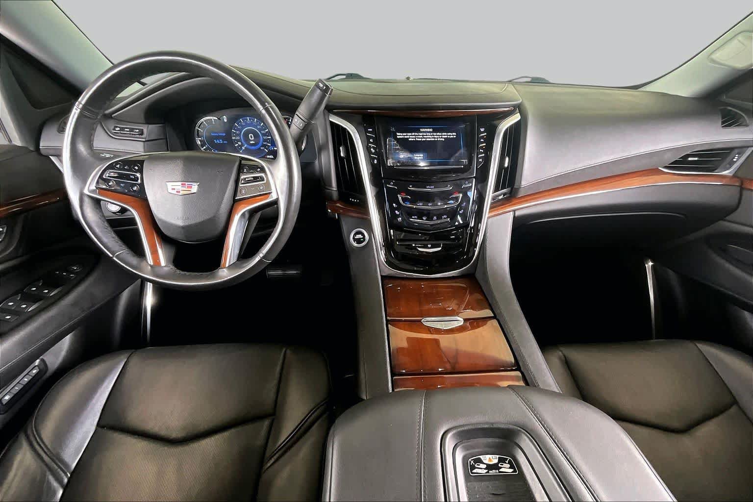 Used 2017 Cadillac Escalade Luxury AWD/4WD image 13