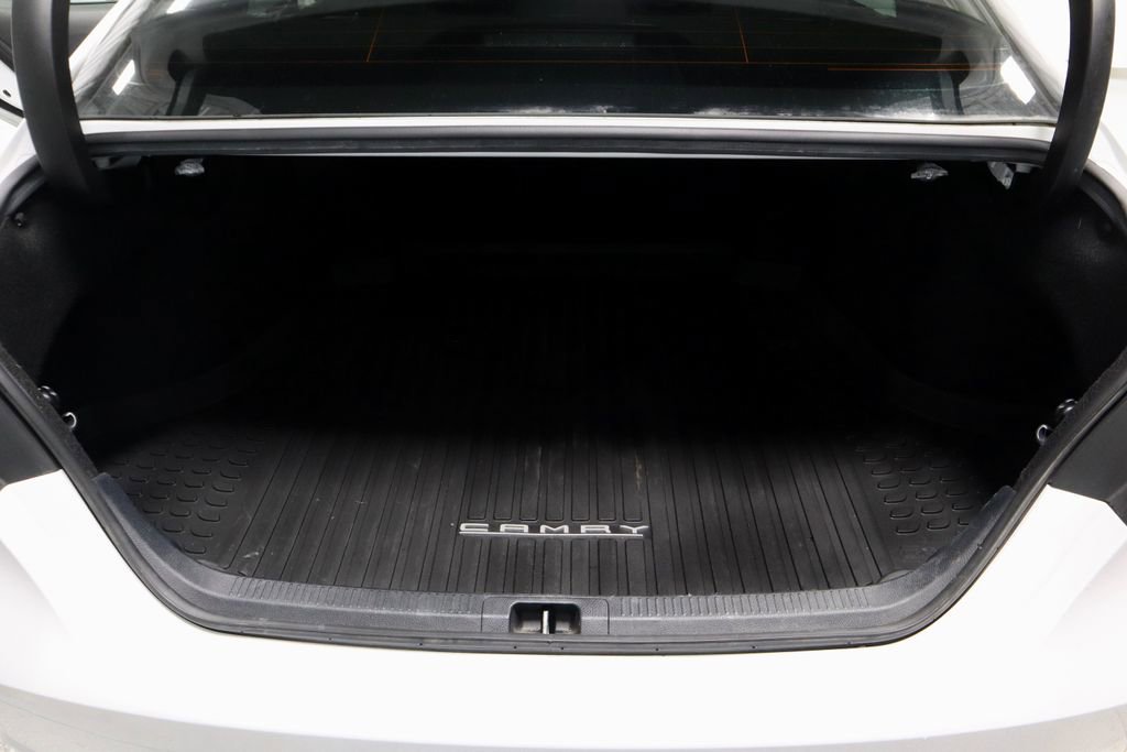 Used 2022 Toyota Camry SE w/ Audio Upgrade Package image 13