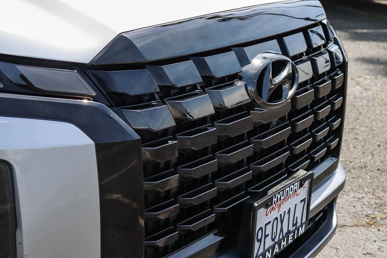 Used 2023 Hyundai Palisade SEL w/ Premium Package FWD image 5