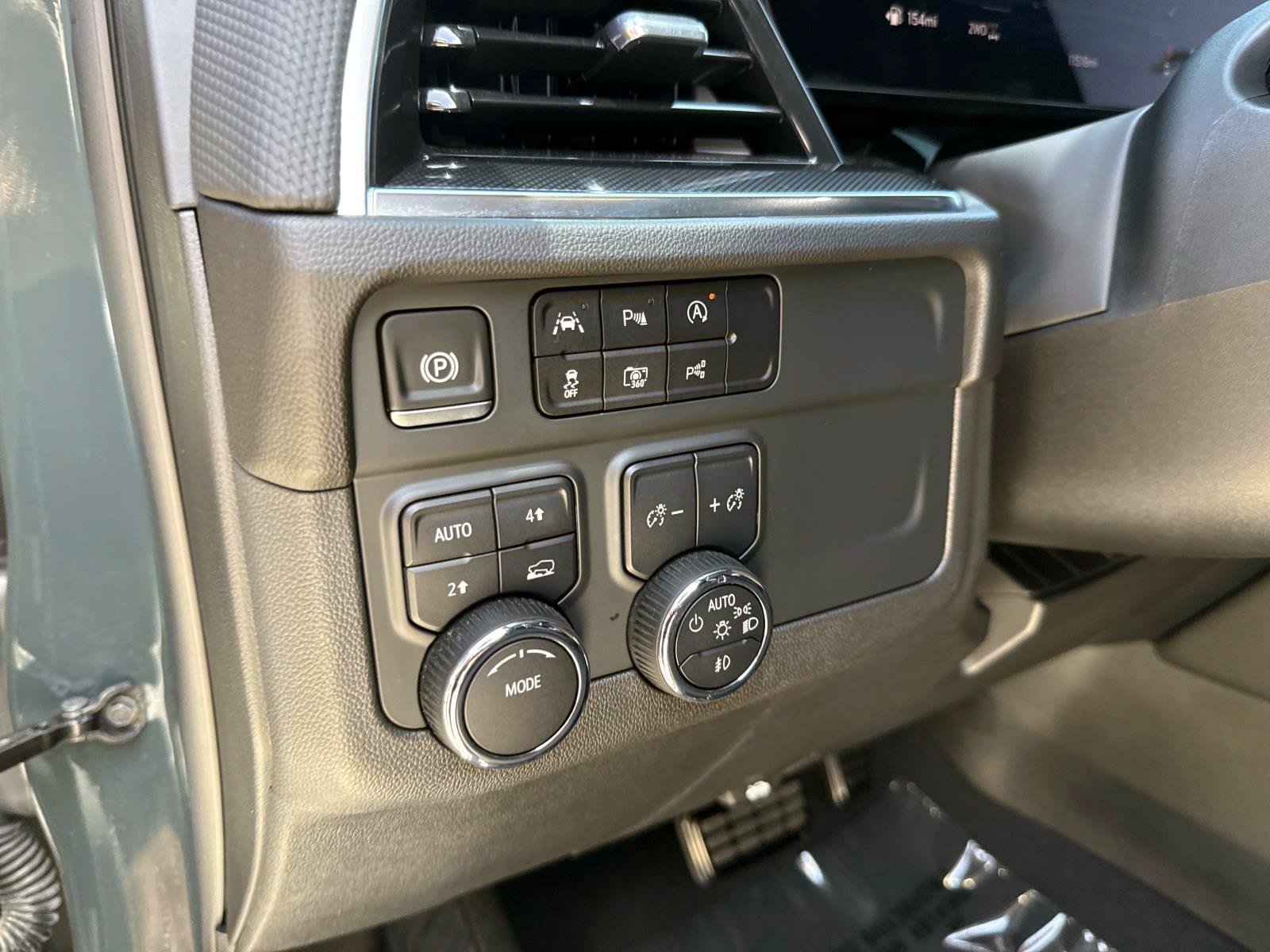Used 2025 Chevrolet Tahoe RST w/ RST Performance Edition AWD/4WD image 23