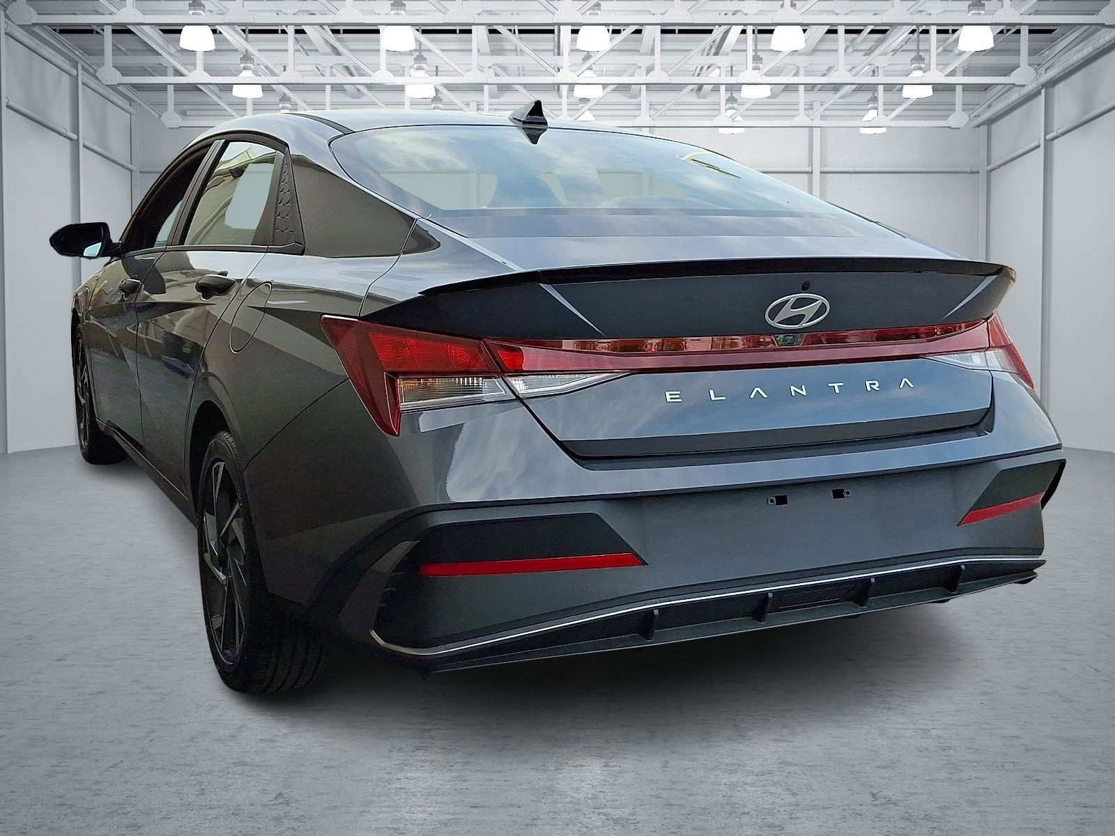 Certified 2025 Hyundai Elantra Sport FWD image 4