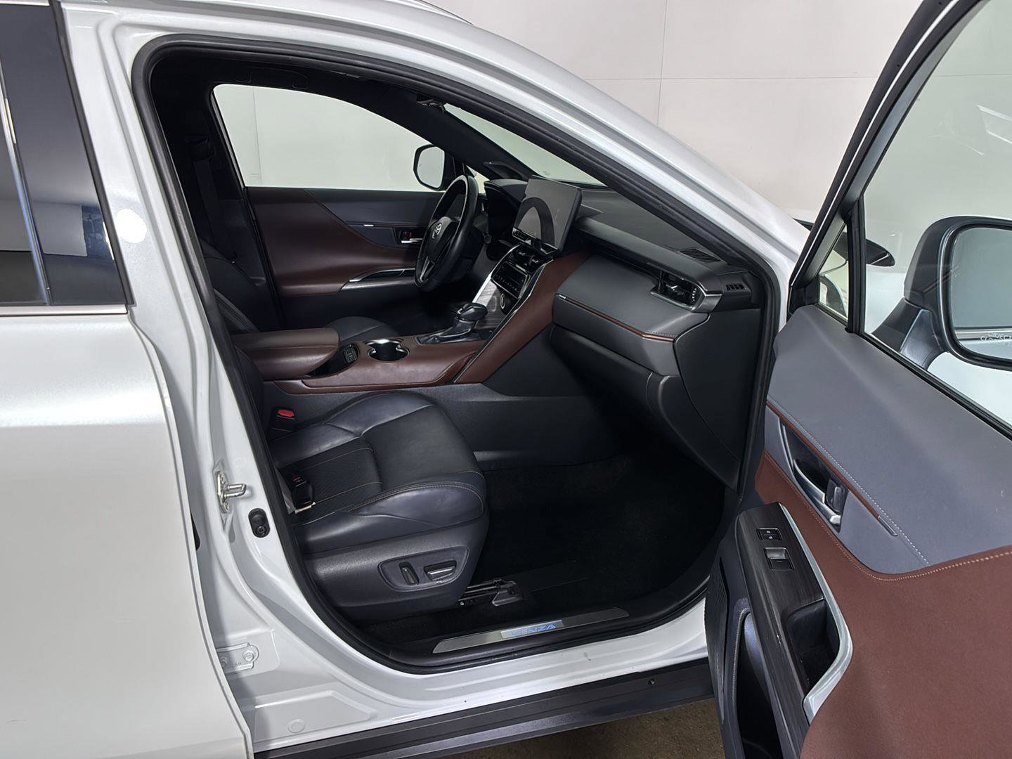 Used 2024 Toyota Venza Limited AWD/4WD image 21
