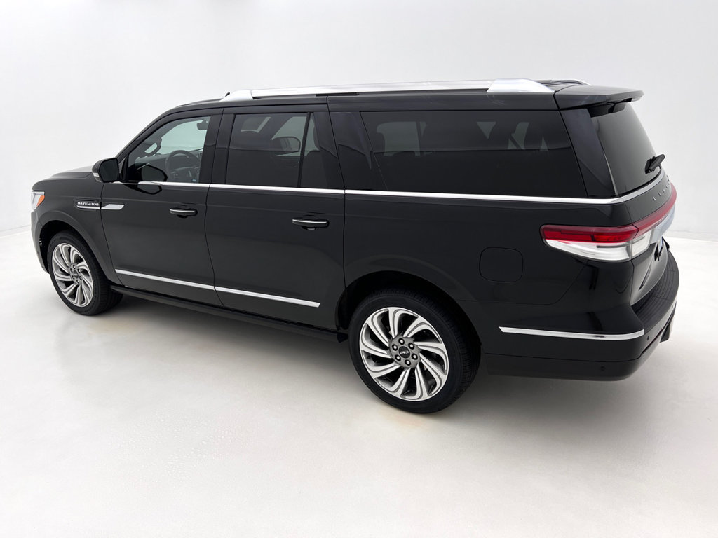Used 2022 Lincoln Navigator L Reserve AWD/4WD image 10