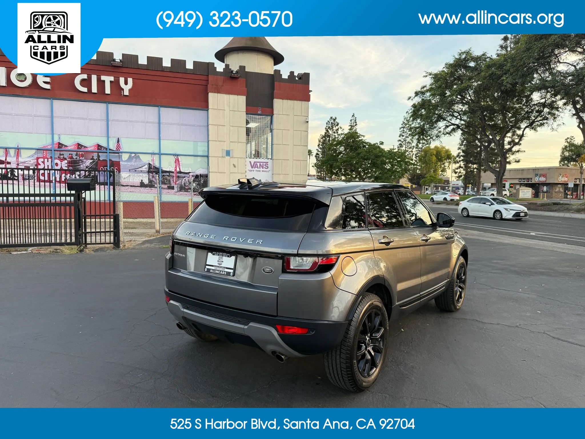 Used 2017 Land Rover Range Rover Evoque SE AWD/4WD image 4