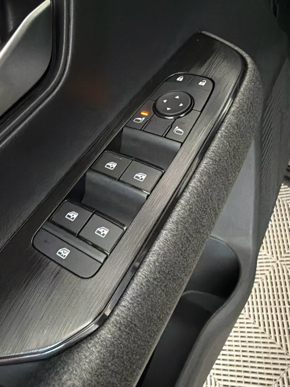 New 2026 Nissan Kicks SV w/ SV Premium Package FWD image 23
