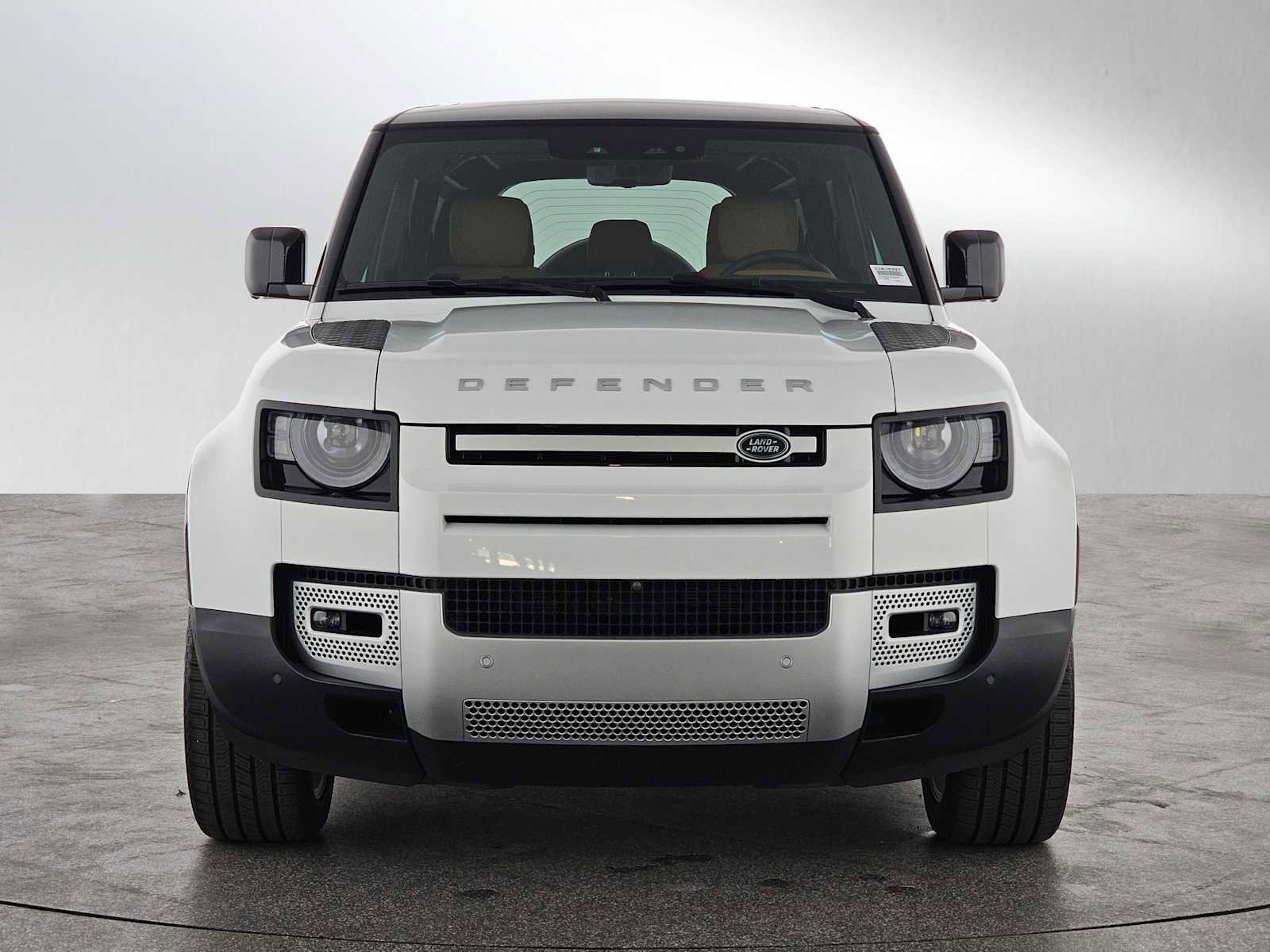 Used 2024 Land Rover Defender 110 SE image 8