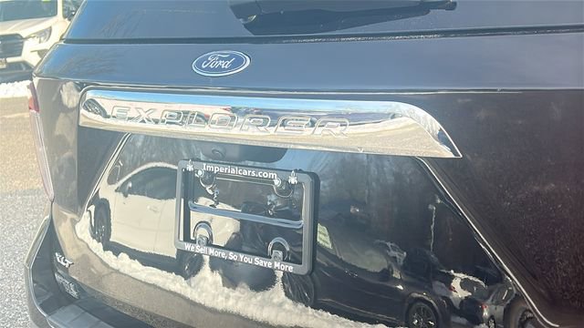 Used 2023 Ford Explorer XLT image 11