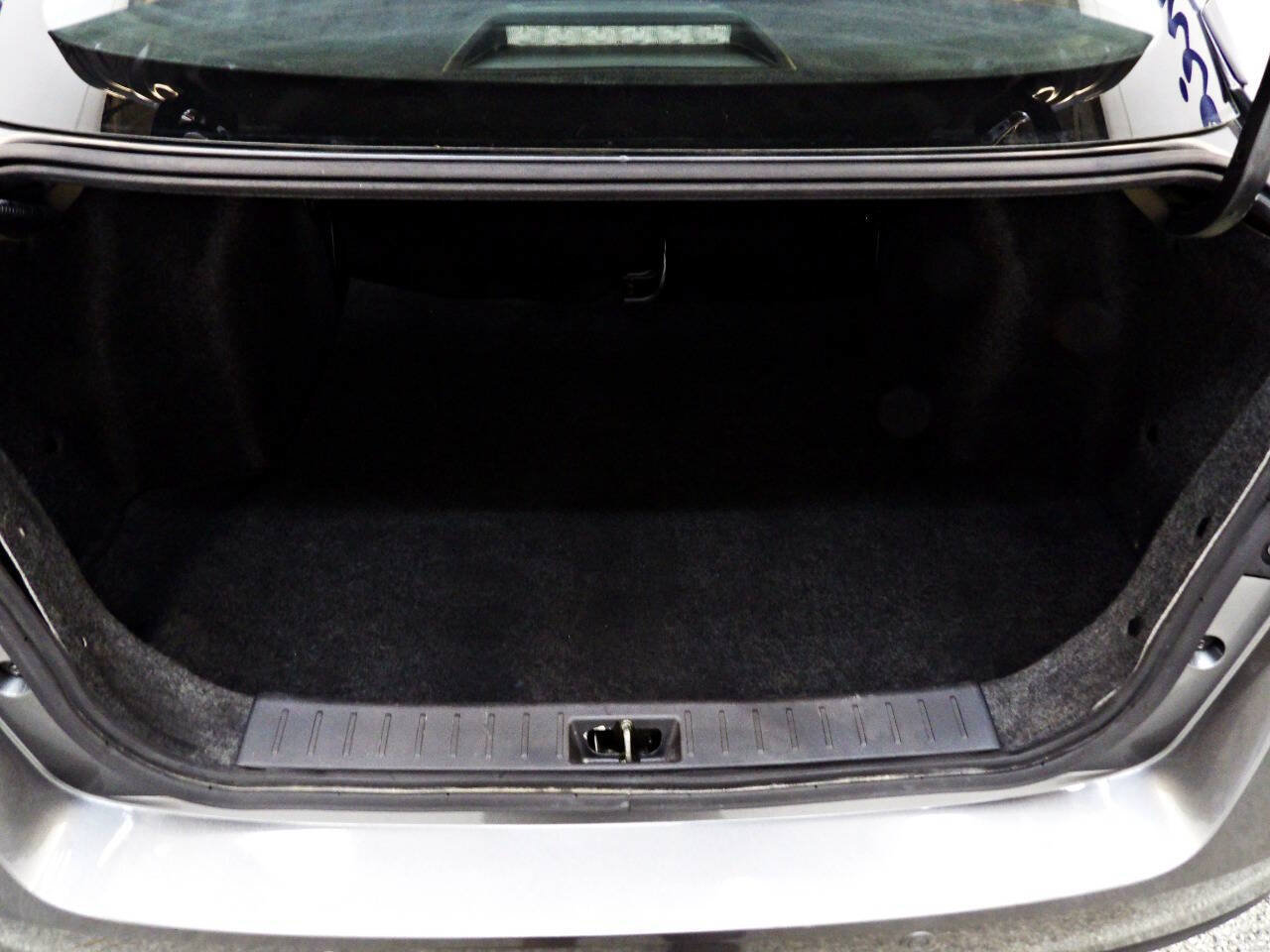 Used 2020 Nissan Versa S FWD image 13
