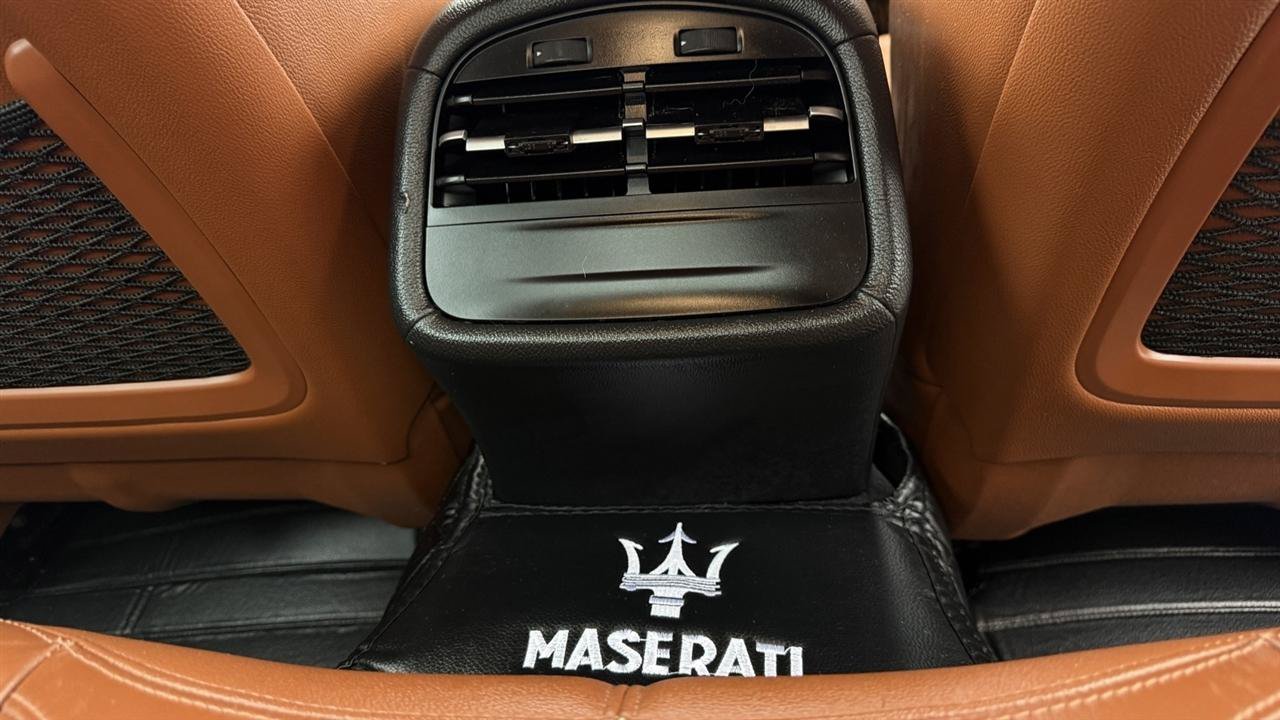 Used 2017 Maserati Ghibli S Q4 AWD/4WD image 38