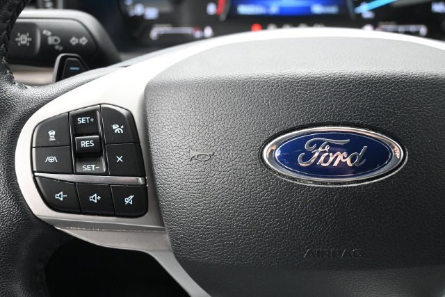 Used 2021 Ford Explorer Limited w/ Equipment Group 301A AWD/4WD image 28