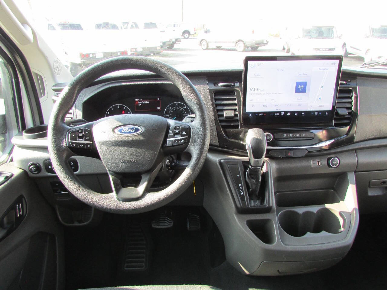 Used 2023 Ford Transit 350 XLT image 17