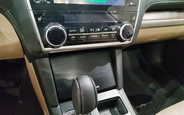 Used 2018 Subaru Outback 2.5i Limited AWD/4WD image 18