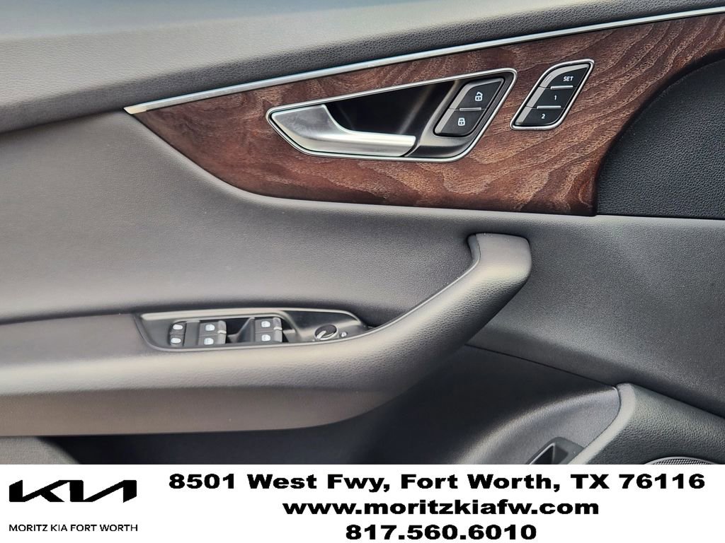 Used 2020 Audi Q8 Premium AWD/4WD image 22