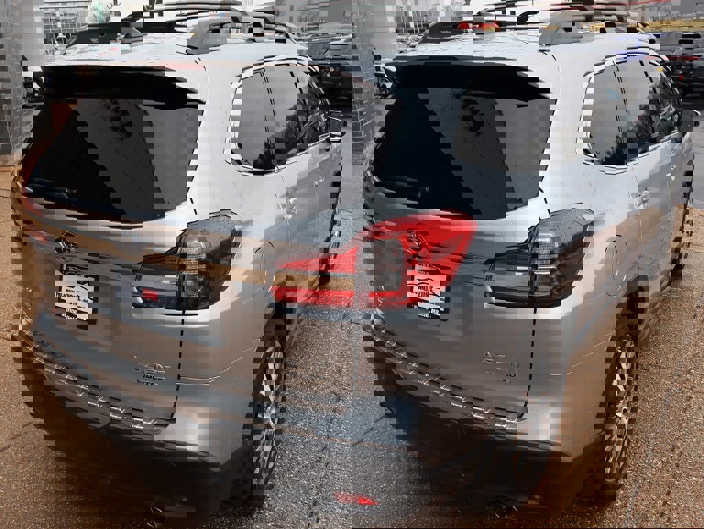 Used 2022 Subaru Ascent Limited w/ Technology Package image 6