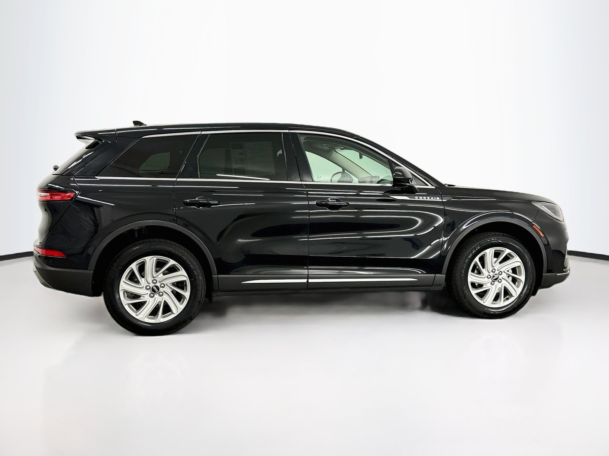 Used 2023 Lincoln Corsair AWD image 10