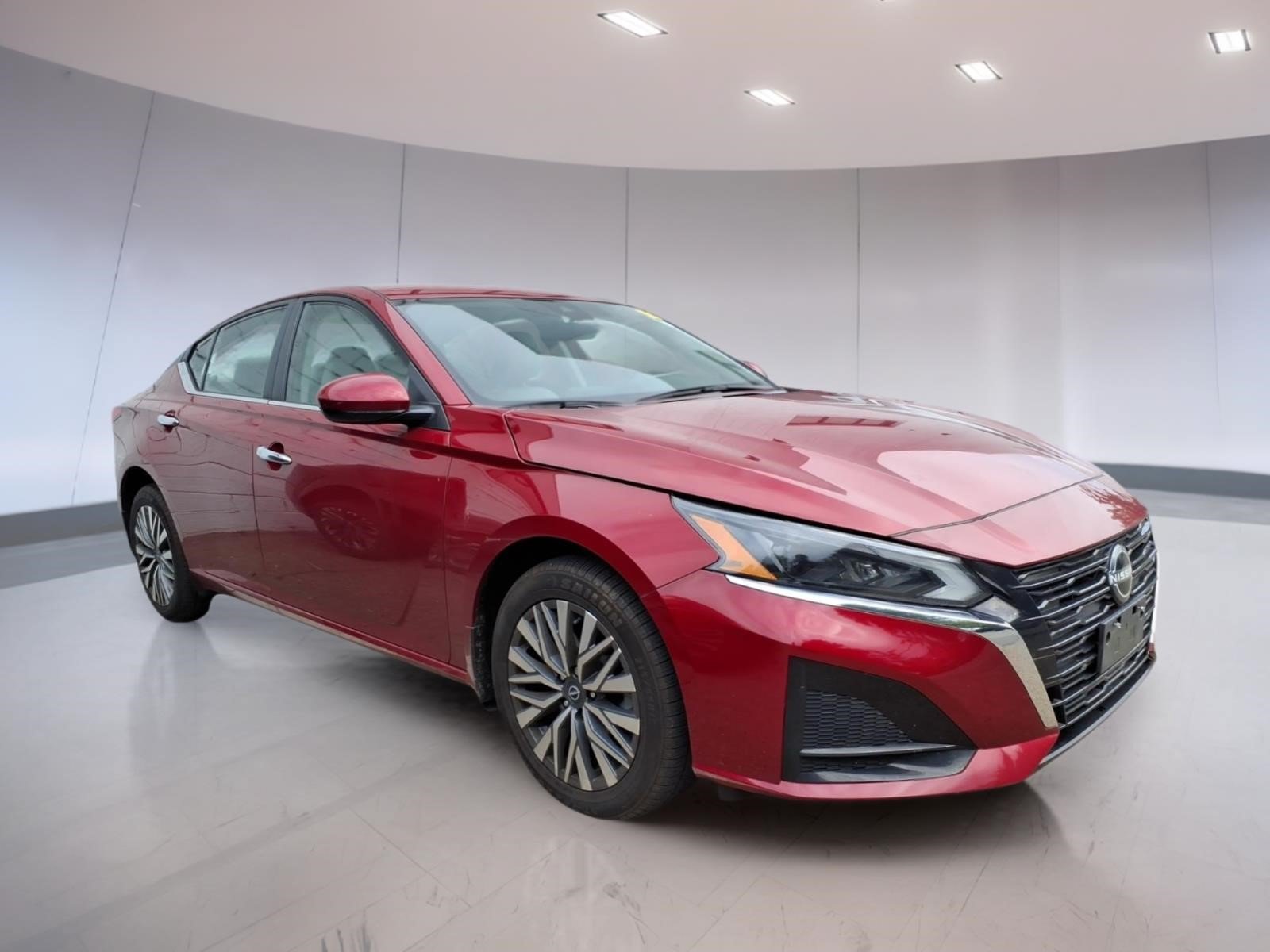 Used 2023 Nissan Altima 2.5 SV