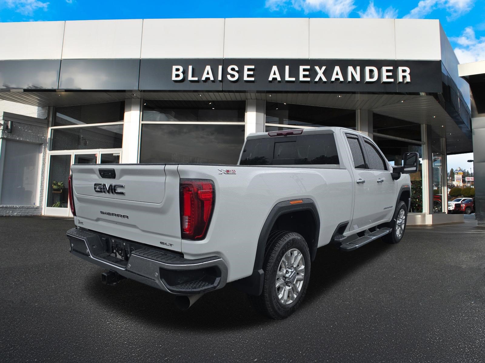 Used 2022 GMC Sierra 2500 SLT w/ SLT Premium Package AWD/4WD video 3