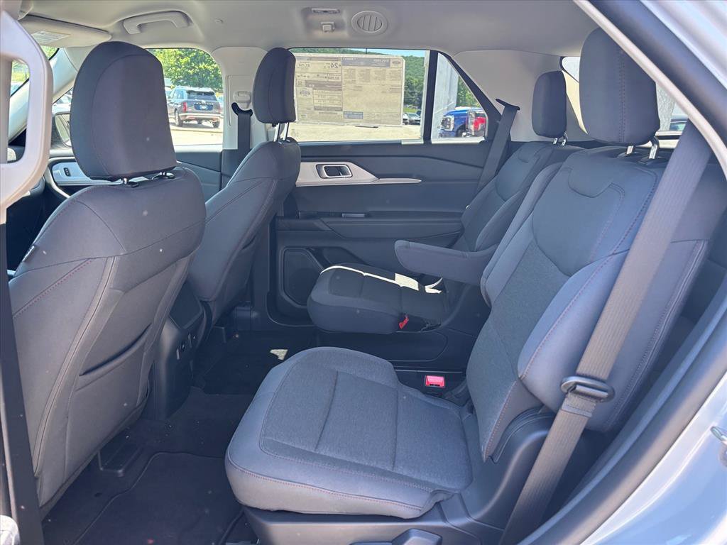 New 2026 Ford Explorer Active RWD image 10