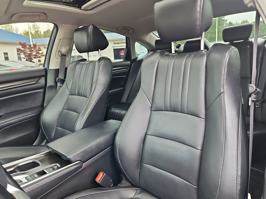 Used 2022 Honda Accord Touring image 25