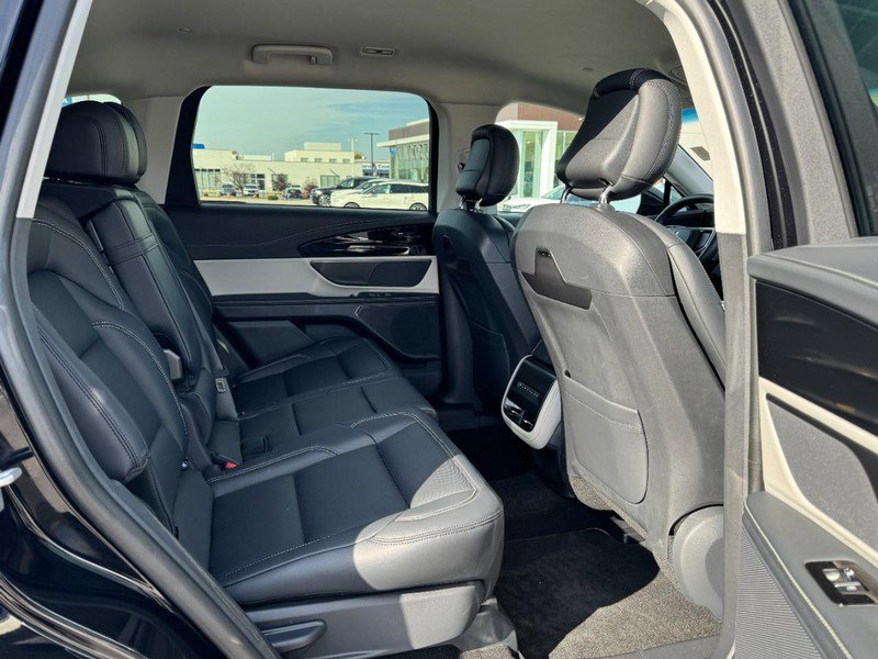 Certified 2024 Lincoln Nautilus Premier image 13