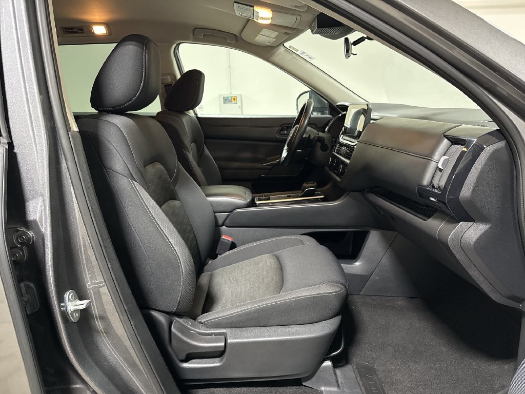 Used 2024 Nissan Pathfinder SV AWD/4WD image 21