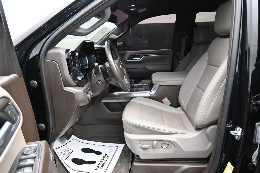Used 2023 Chevrolet Silverado 1500 LTZ AWD/4WD image 9