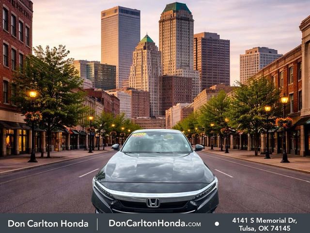 Used 2021 Honda Accord Touring image 2
