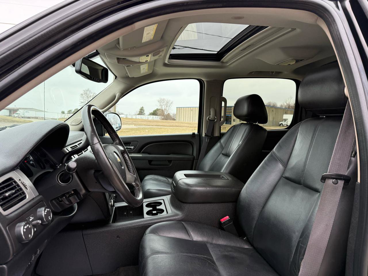 Used 2011 Chevrolet Avalanche LT w/ Luxury Package image 11