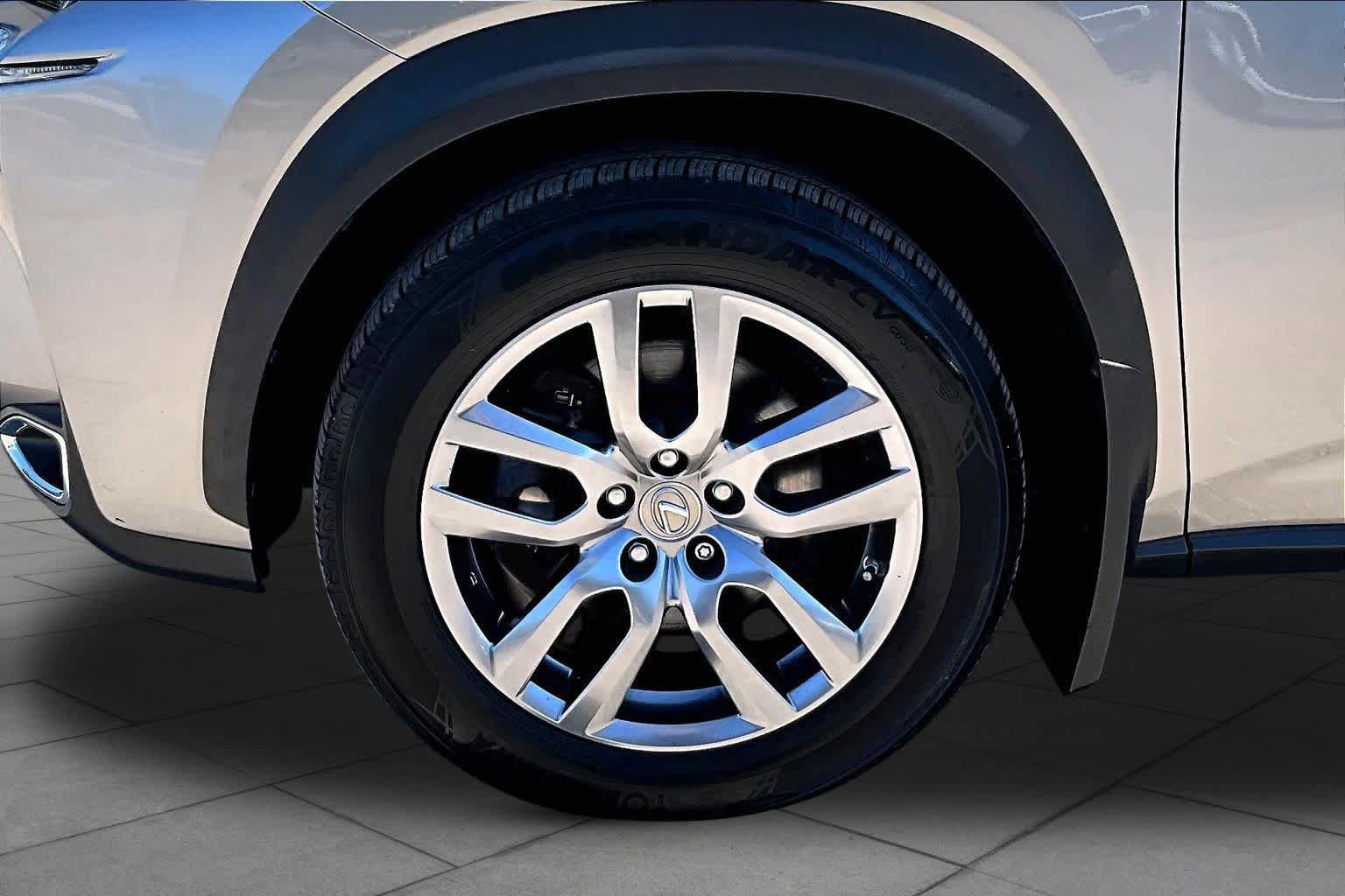 Used 2016 Lexus NX 300h AWD w/ Premium Package image 11