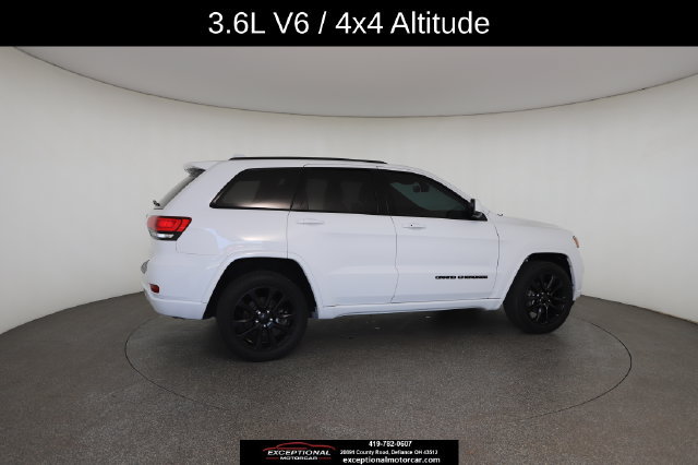 Used 2020 Jeep Grand Cherokee Altitude AWD/4WD image 21