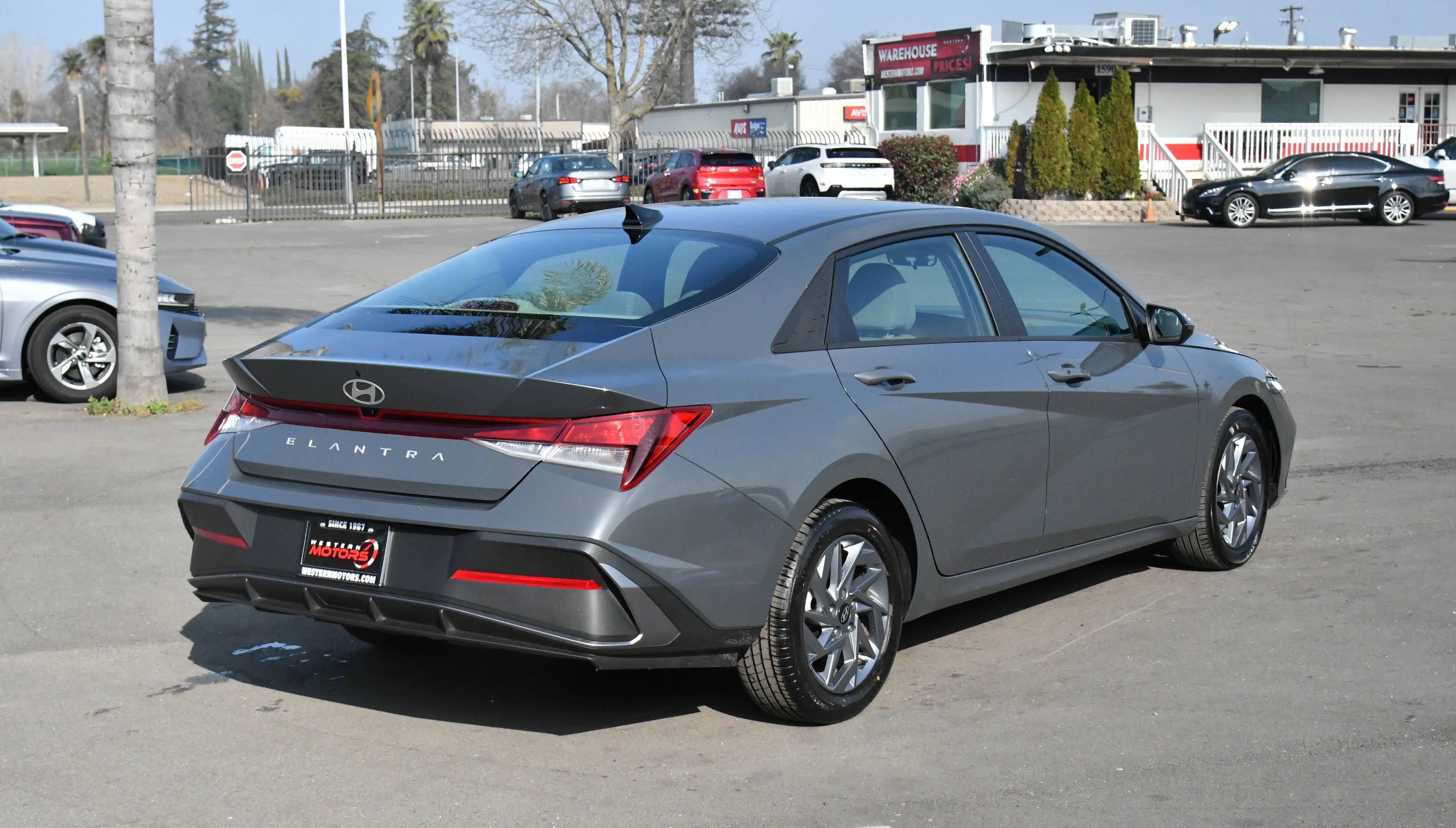 Used 2024 Hyundai Elantra SEL image 8