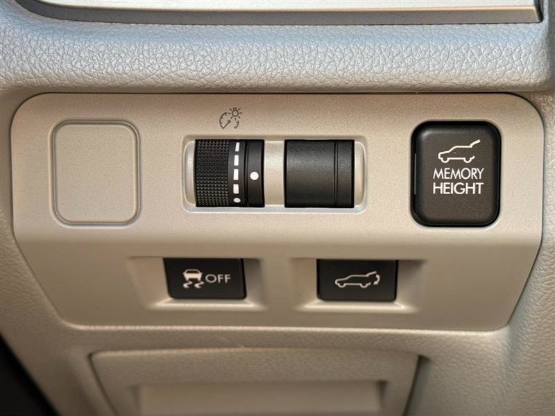 Used 2016 Subaru Forester 2.5i Touring AWD/4WD image 14