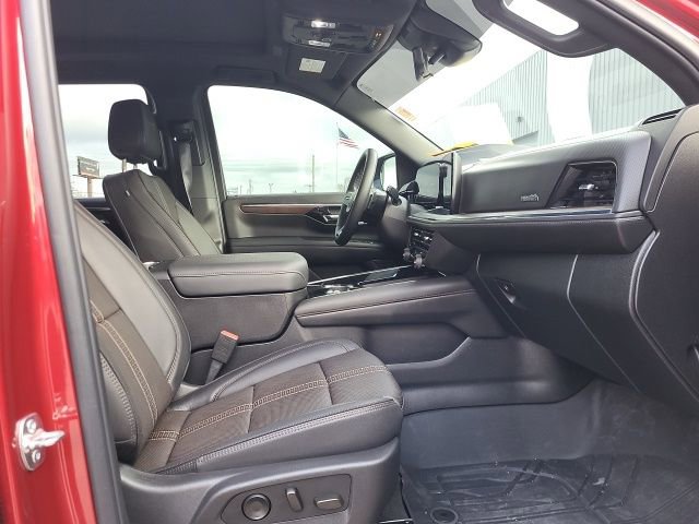 Used 2025 Chevrolet Tahoe High Country image 15