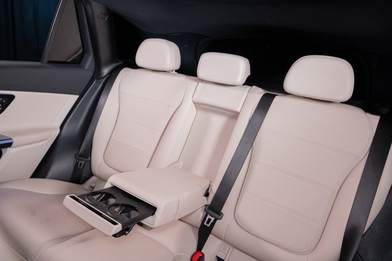 Used 2025 Mercedes-Benz GLC 300 image 16