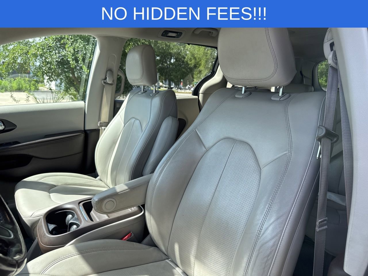 Used 2020 Chrysler Pacifica Touring-L w/ Advanced Safetytec Group FWD image 23