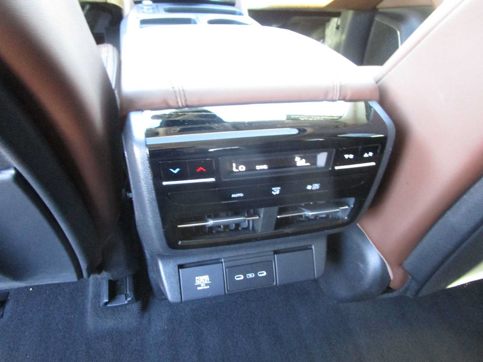 Certified 2026 Acura MDX w/ Technology Package AWD/4WD image 11