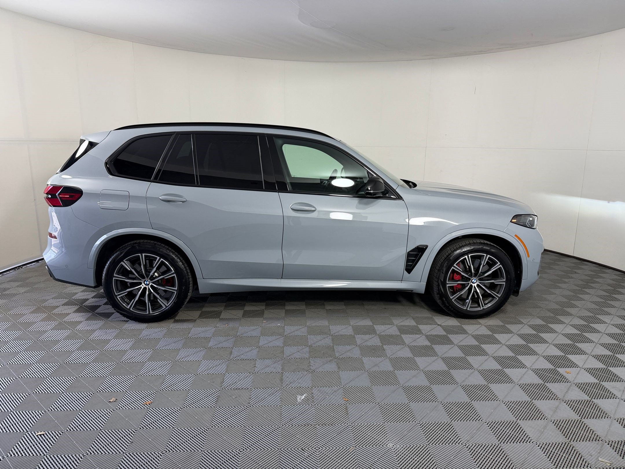 Used 2026 BMW X5 M60i AWD/4WD image 8