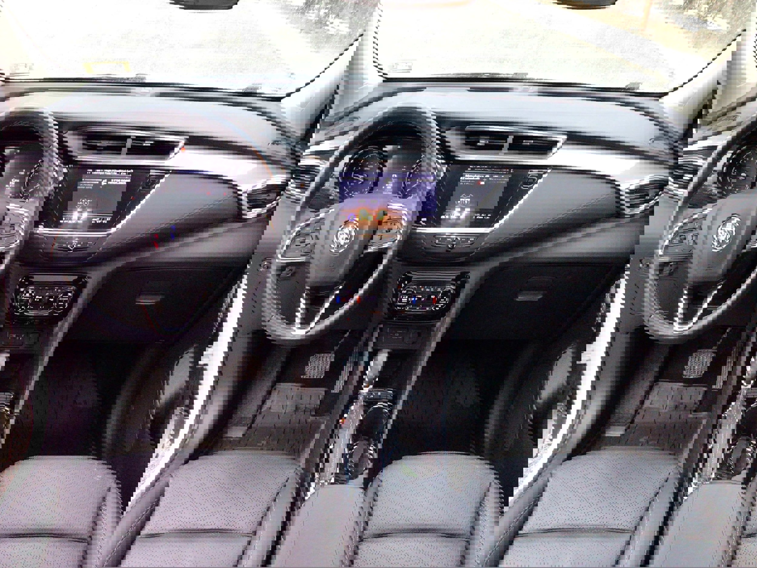 Used 2023 Buick Encore GX Essence w/ Experience Buick Package image 17