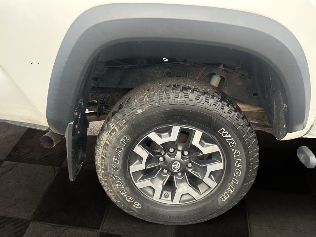 Used 2019 Toyota Tacoma TRD Off-Road image 8