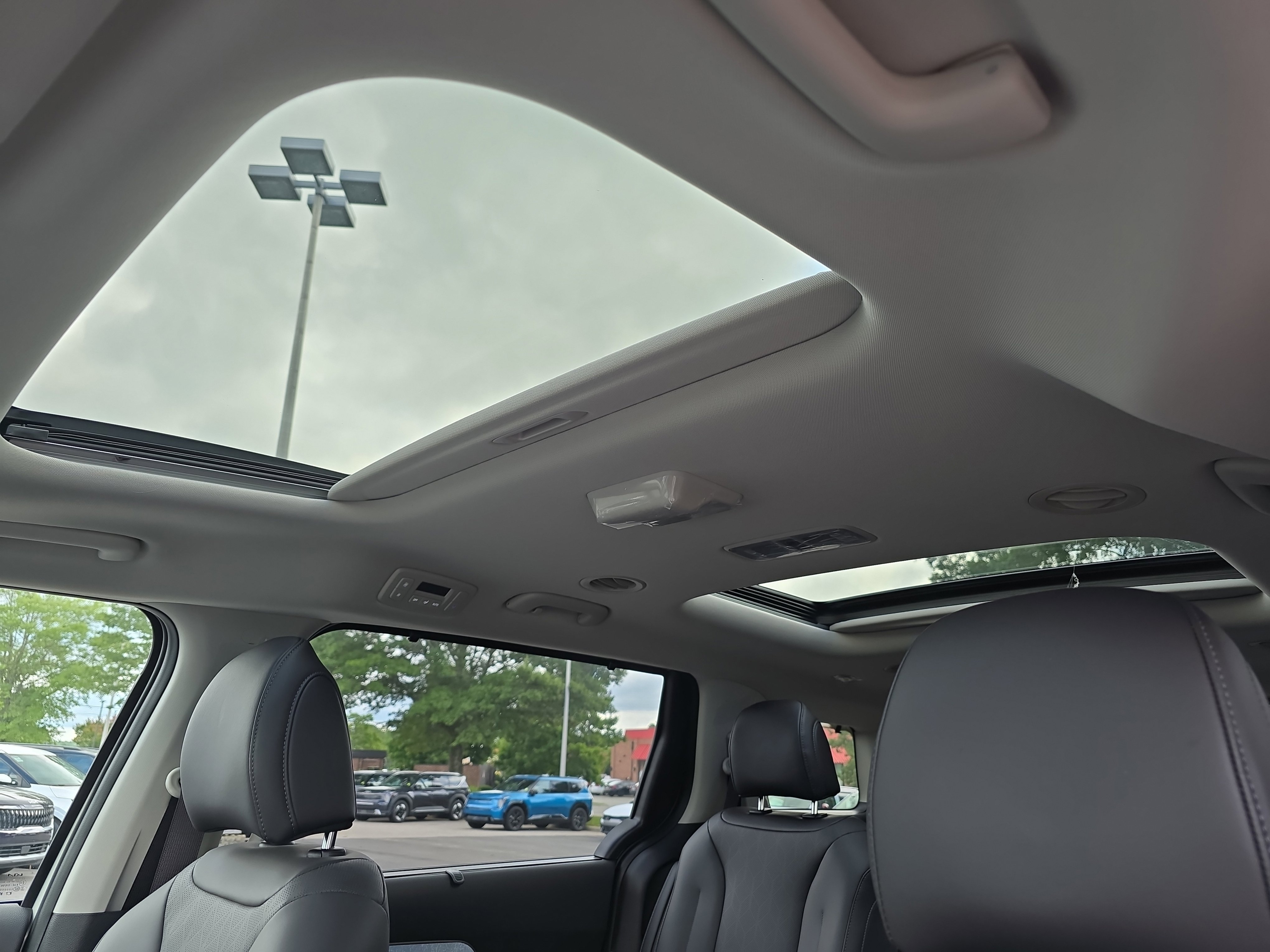 New 2026 Kia Carnival SX image 32