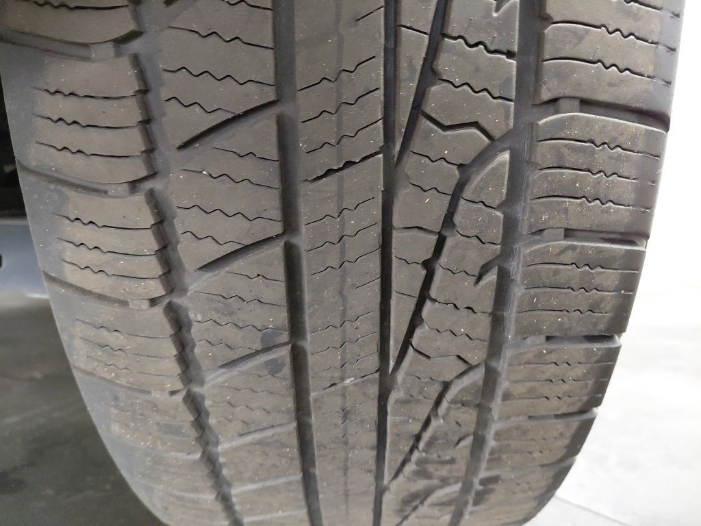 Used 2023 Chevrolet Traverse LT w/ LPO, Floor Liner Package image 40