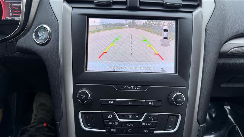 Used 2020 Ford Fusion SE image 23