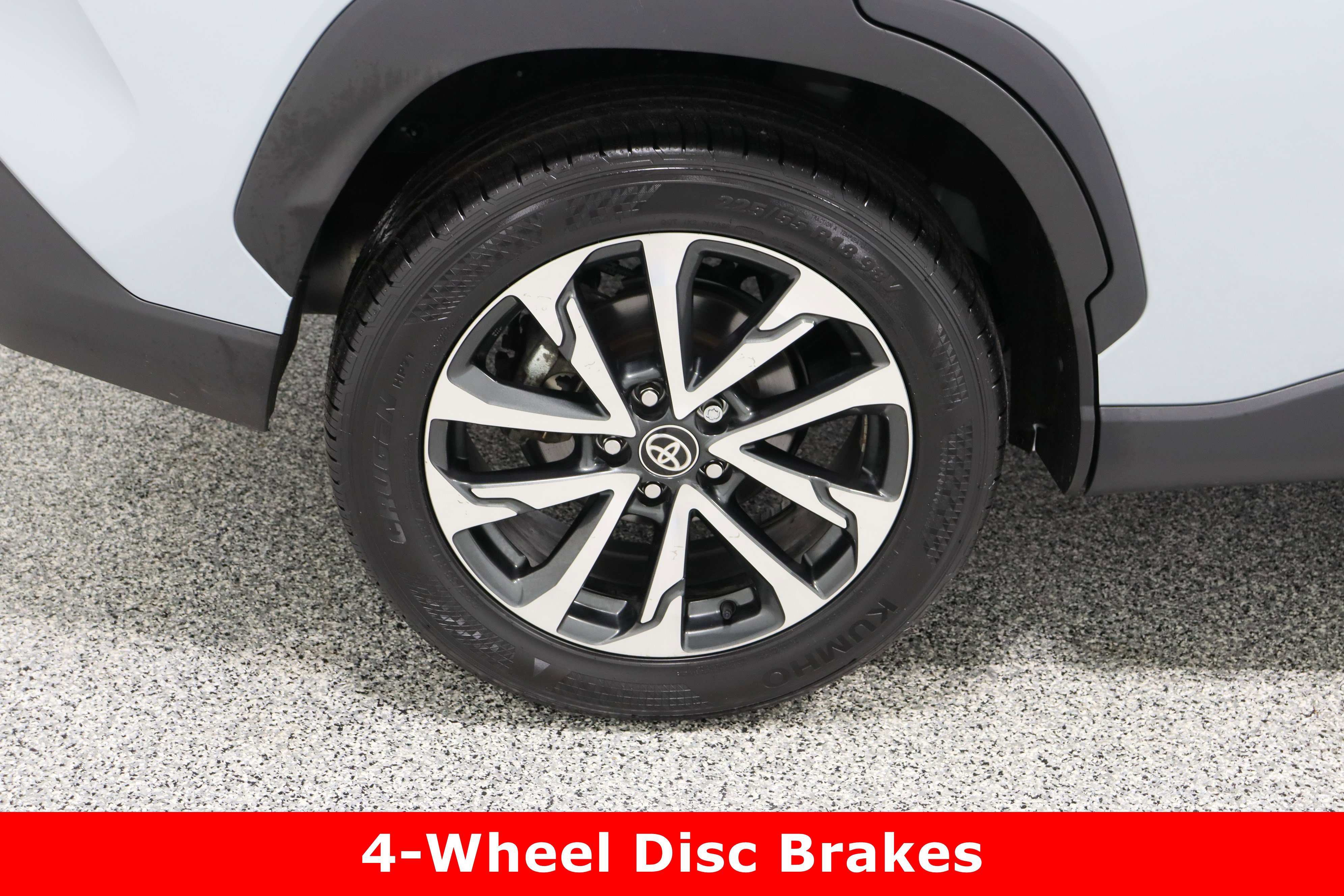 Certified 2024 Toyota Corolla Cross XLE image 6