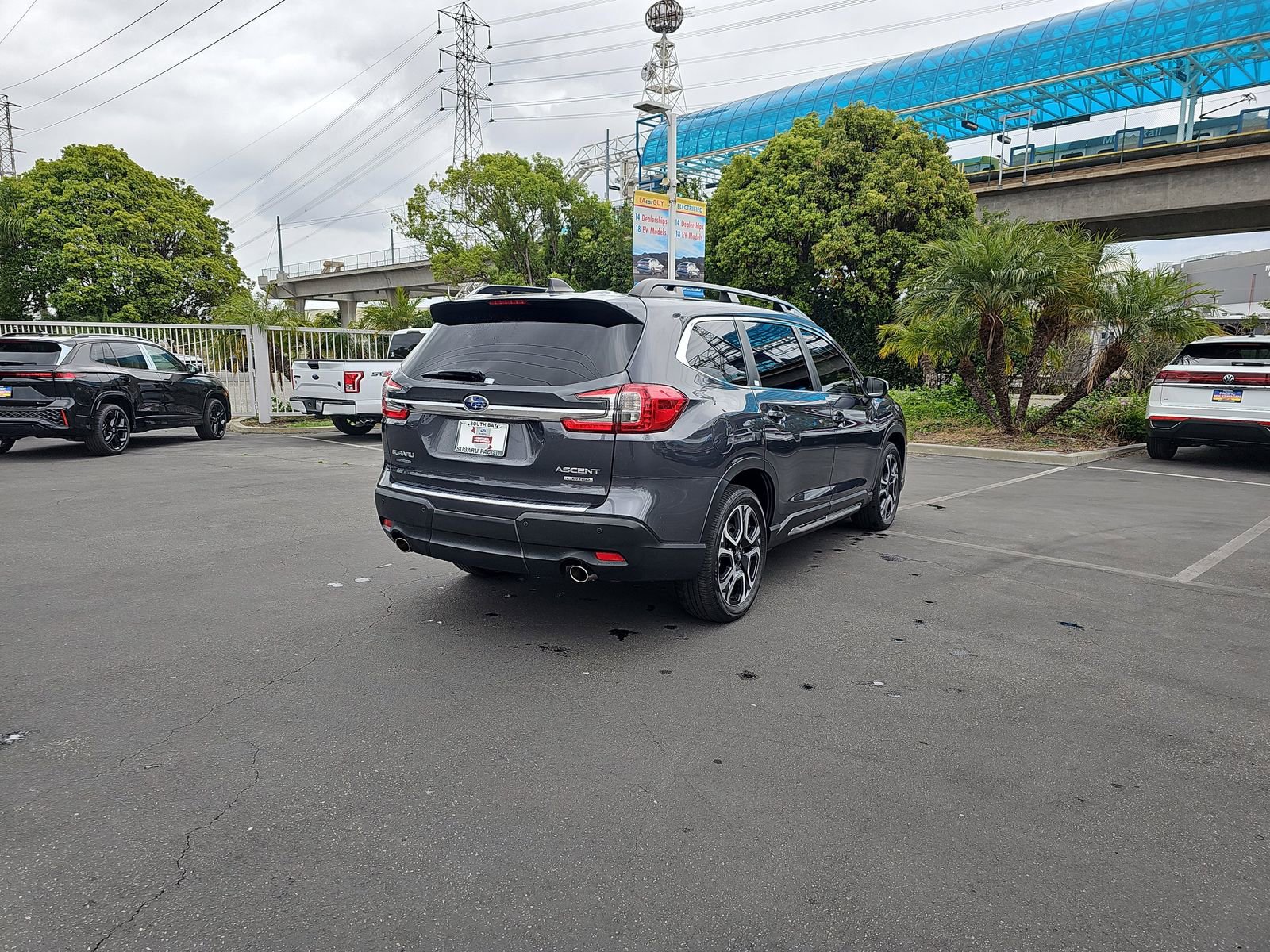 Certified 2023 Subaru Ascent Limited w/ Technology Package image 7