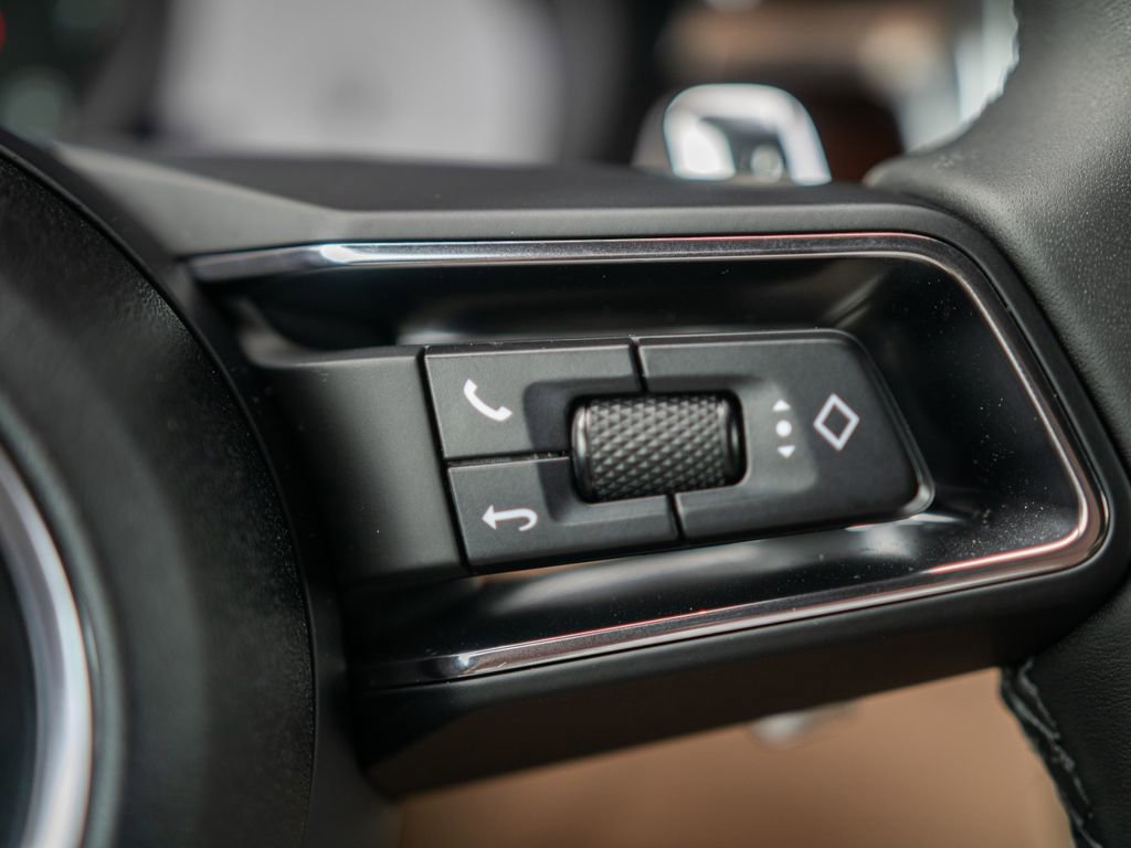 Certified 2025 Porsche Macan image 45