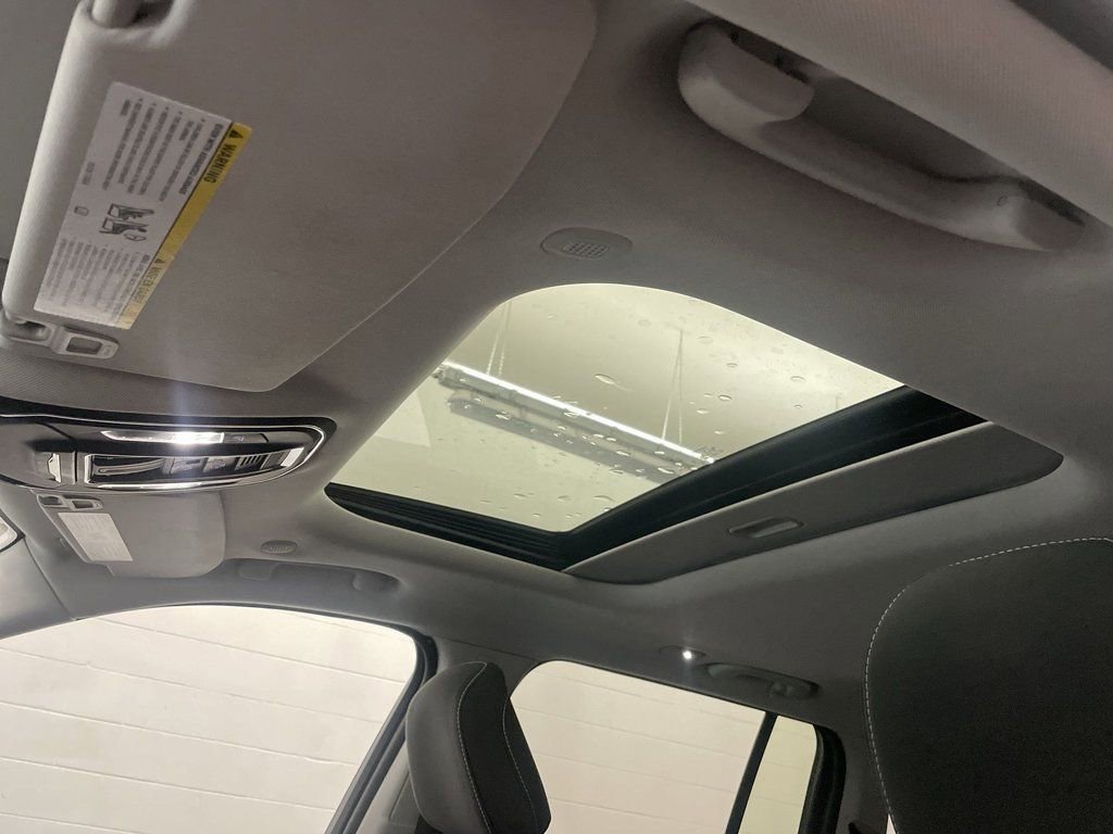 Used 2023 Jeep Grand Cherokee Laredo image 12