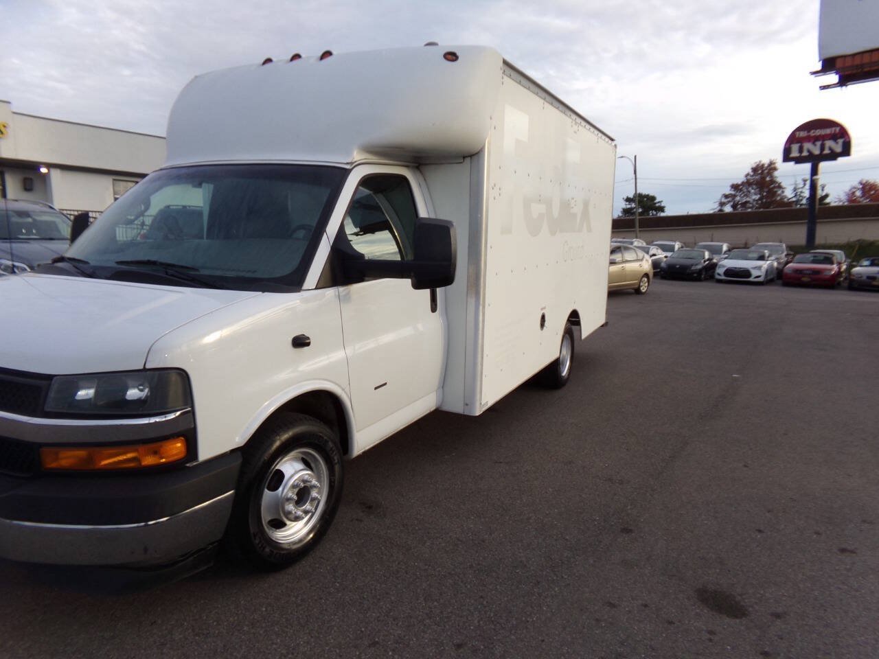 Used 2018 Chevrolet Express 3500 w/ Power Convenience Package RWD image 27