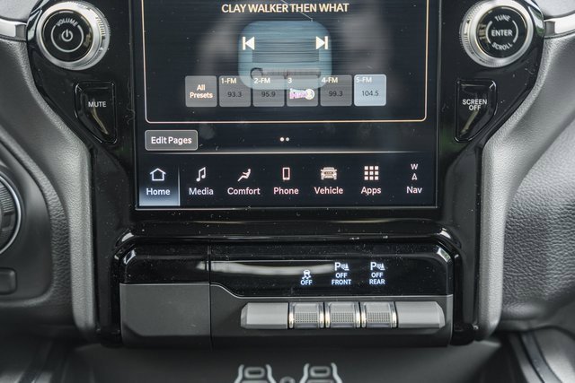 New 2026 RAM 1500 4x4 Crew Cab image 21