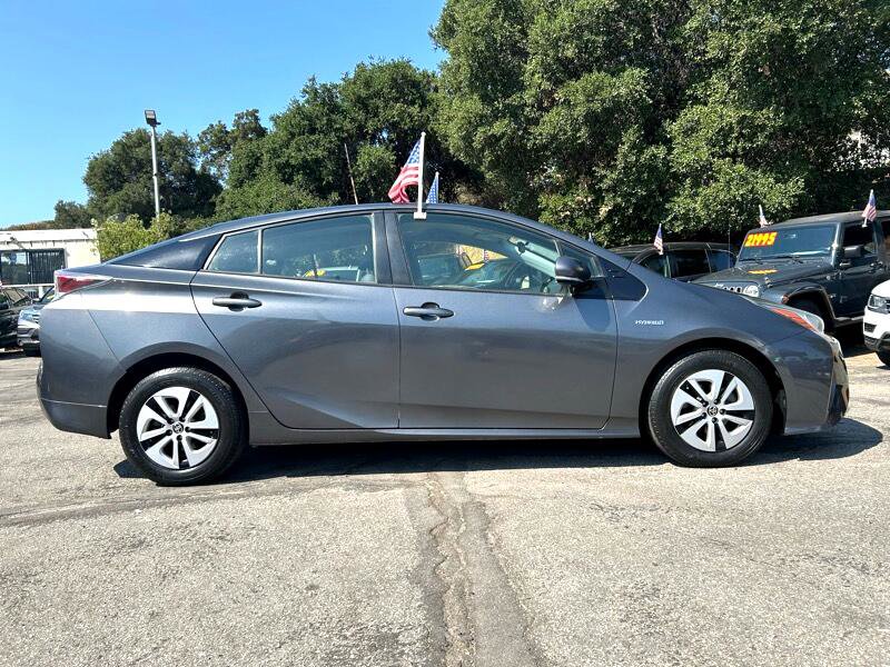 Used 2017 Toyota Prius Two image 3