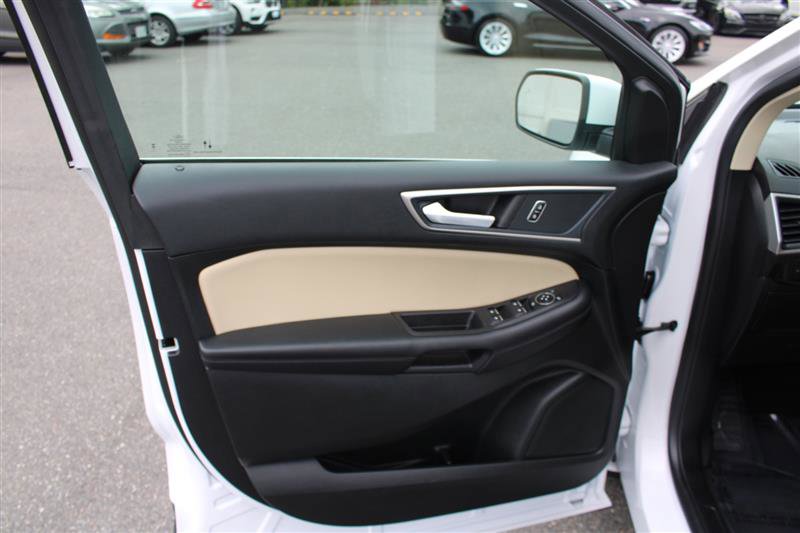Used 2024 Ford Edge SEL w/ Class II Trailer Tow Package AWD/4WD image 11